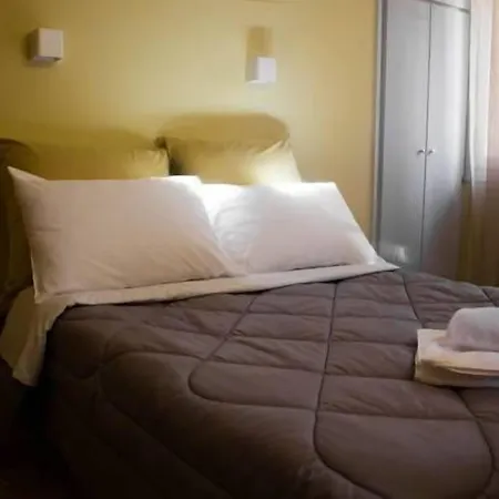 Πανσιόν Bonne Nuit