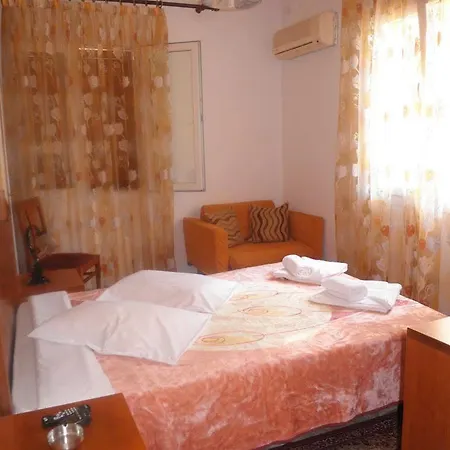 Pensionat Bonne Nuit 3*