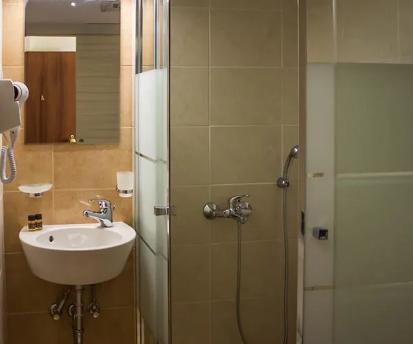 Πανσιόν Bonne Nuit 3*