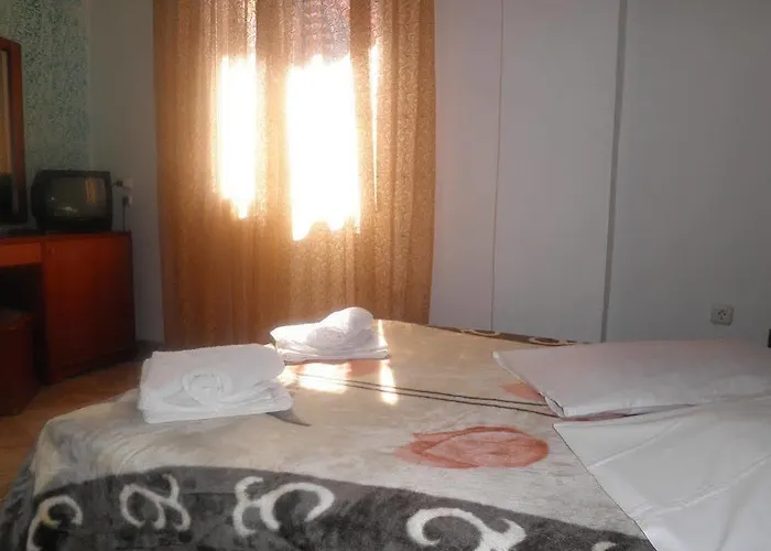 Πανσιόν Bonne Nuit