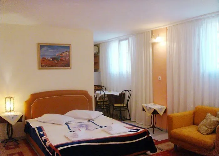 Bonne Nuit Πανσιόν